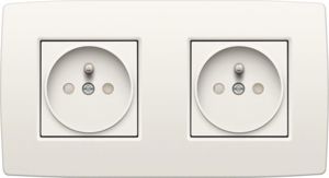 Niko, Dubbel stopcontact horizontaal met penaarde en kinderveiligheid, schroefklemmen, inbouwdiepte 21 mm, incl. afdekplaat, Original white